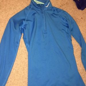 Nike quarter zip worn 2-3 times great condition.